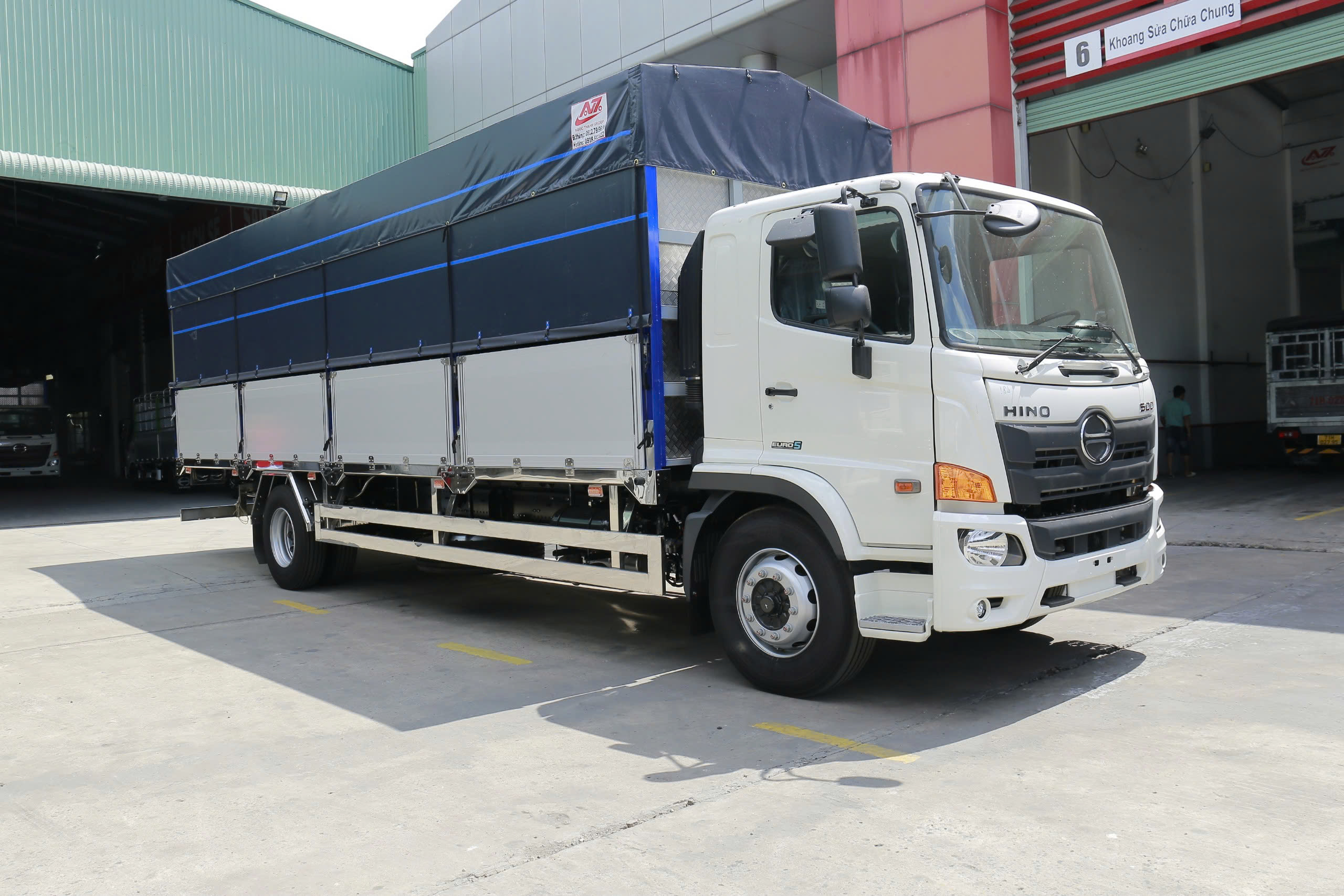 Hino Euro 5 FG8JT8A - Xe tải thùng mui bạt dài 8M6 - Ảnh 2